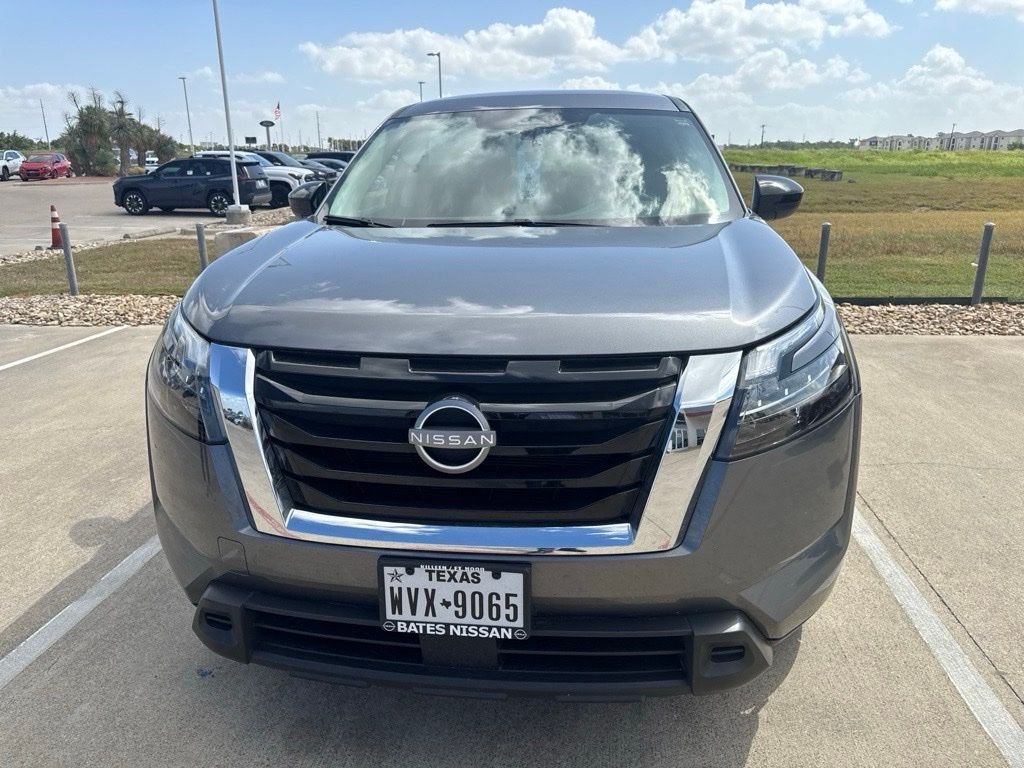 Used 2025 Gray Nissan S image 19
