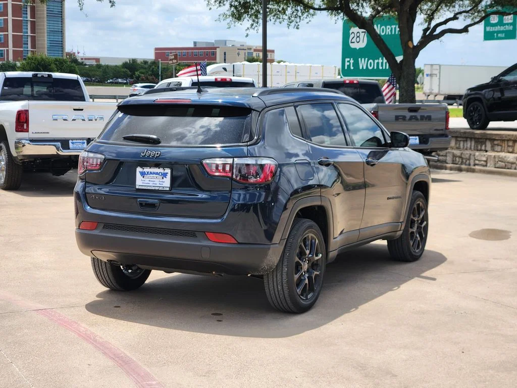 New 2026 Fathom Blue Pearl Coat Jeep Latitude image 4