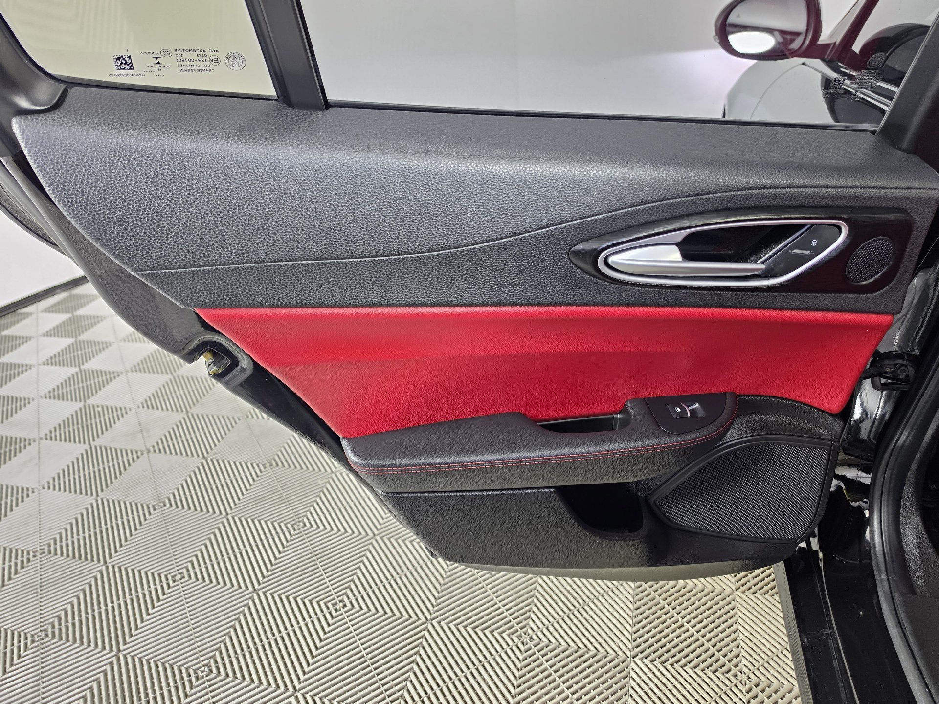 2017 Alfa Romeo Giulia Base - Photo 29