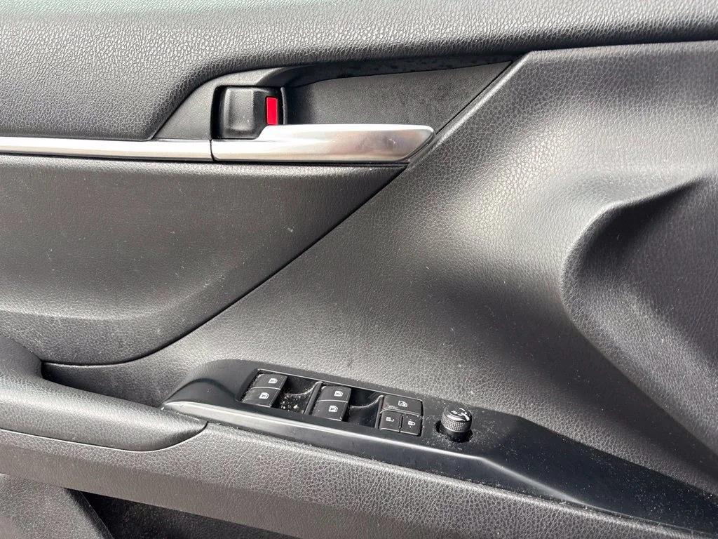 Used 2020 Red Toyota LE image 14