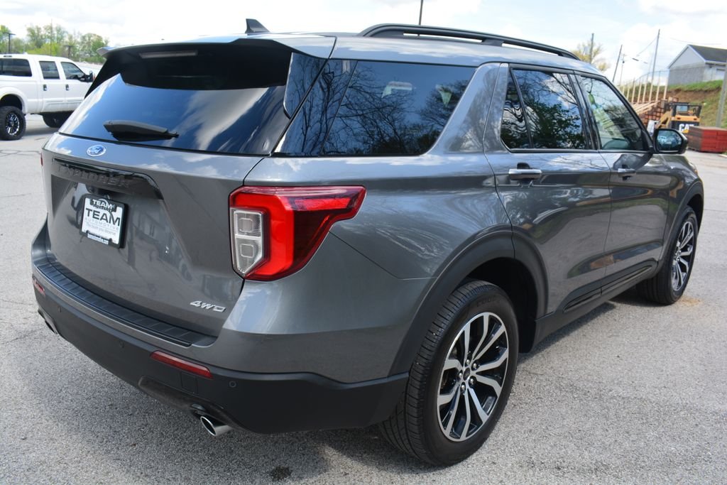 Used 2023 Gray Ford ST-Line image 5