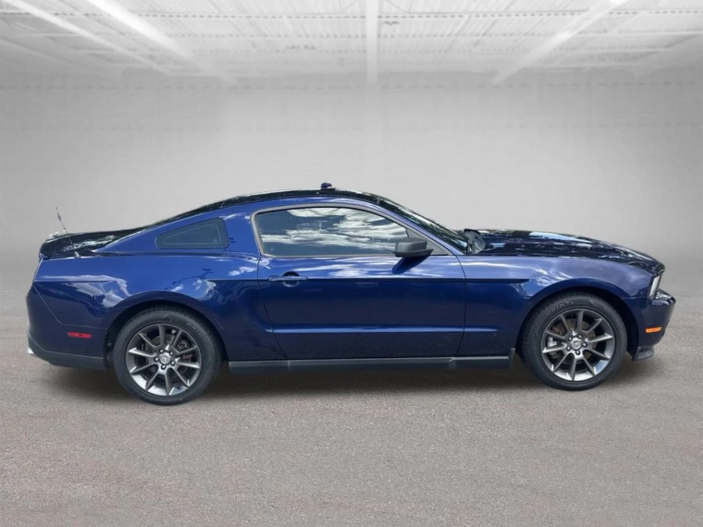 Used 2011 Blue Ford V6 Premium image 8