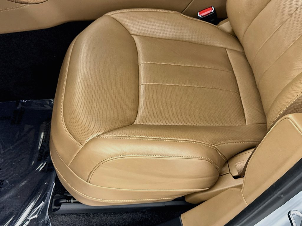 Certified Used 2023 Silver Land Rover Autobiography image 20