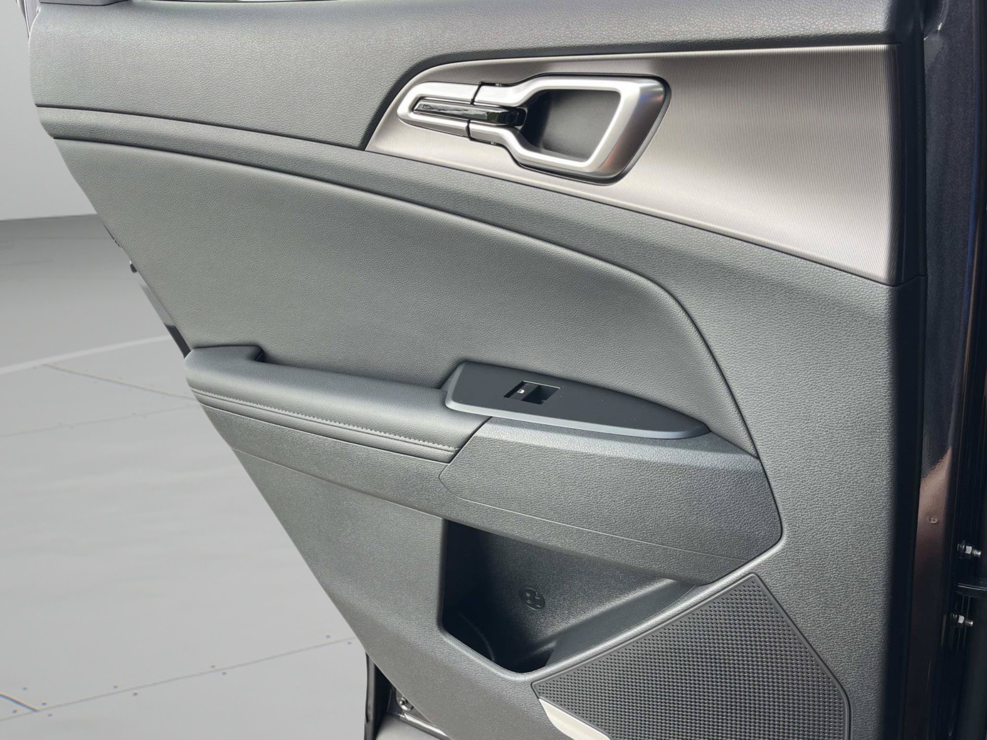 New 2026 Panthera Metal Kia EX image 17
