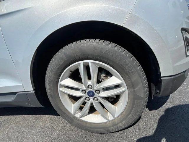 Used 2015 Gray Ford SEL image 4