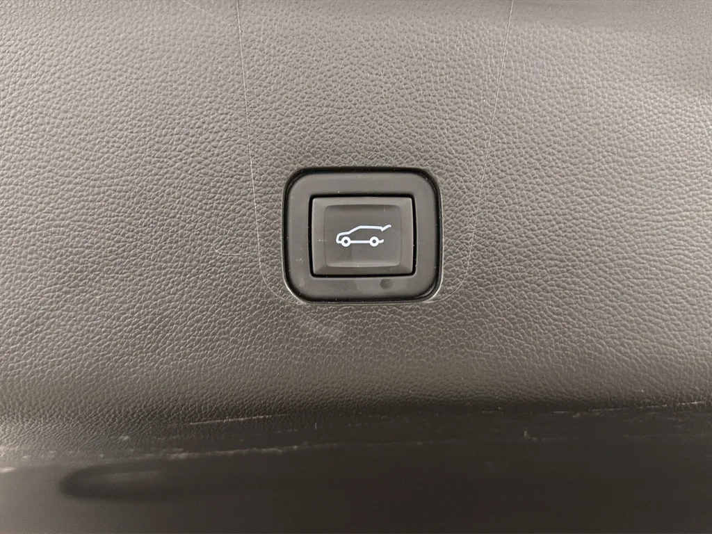 Used 2023 Gray Chevrolet LT image 39