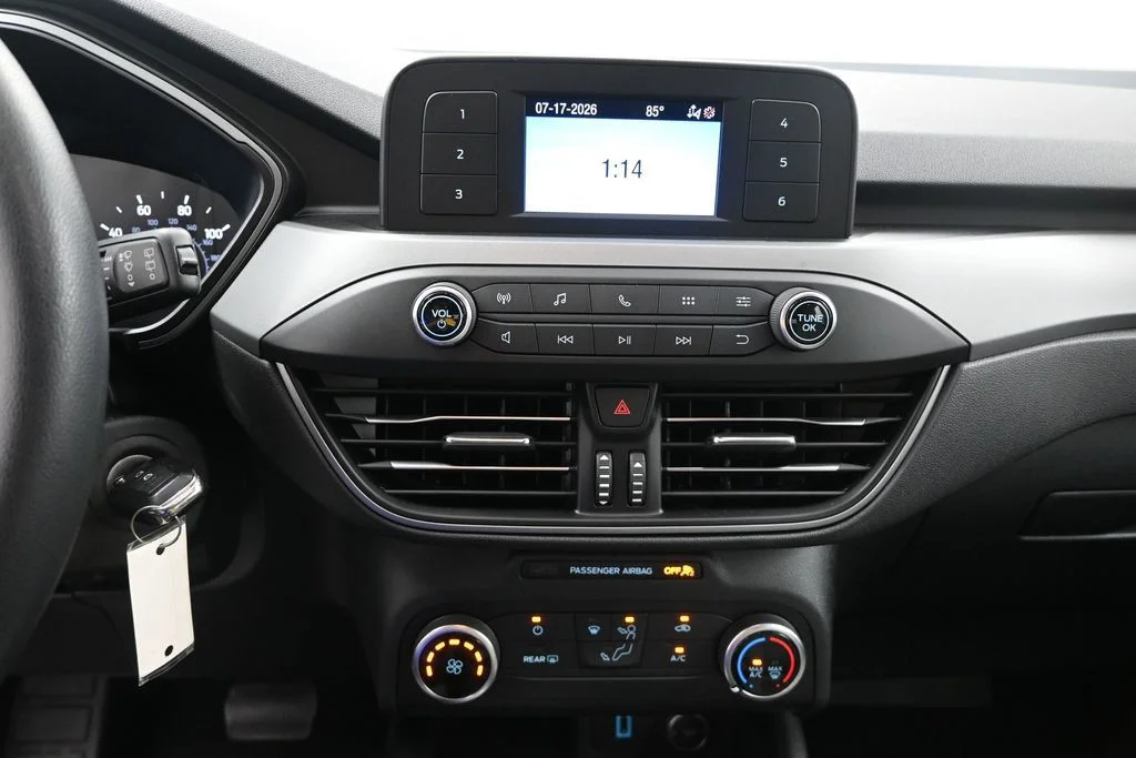 Used 2020 Green Ford S image 15