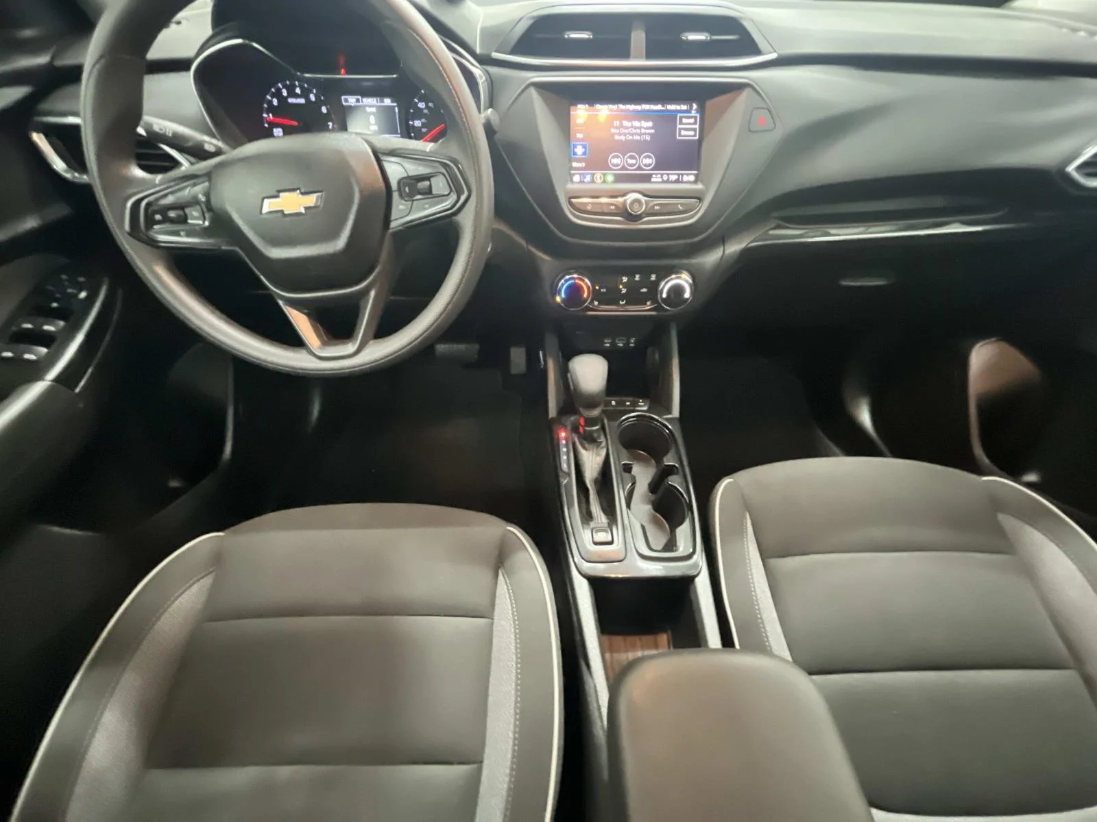 Used 2023 STERLING GRAY METALLIC Chevrolet LT image 14