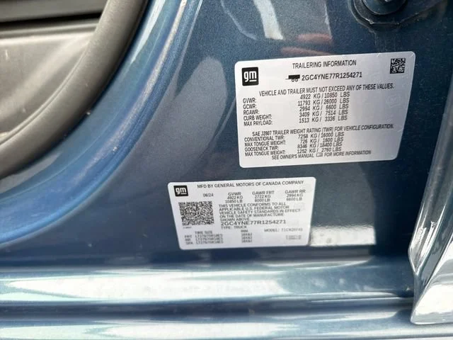 Used 2024 Lakeshore Blue Metallic Chevrolet LT image 17