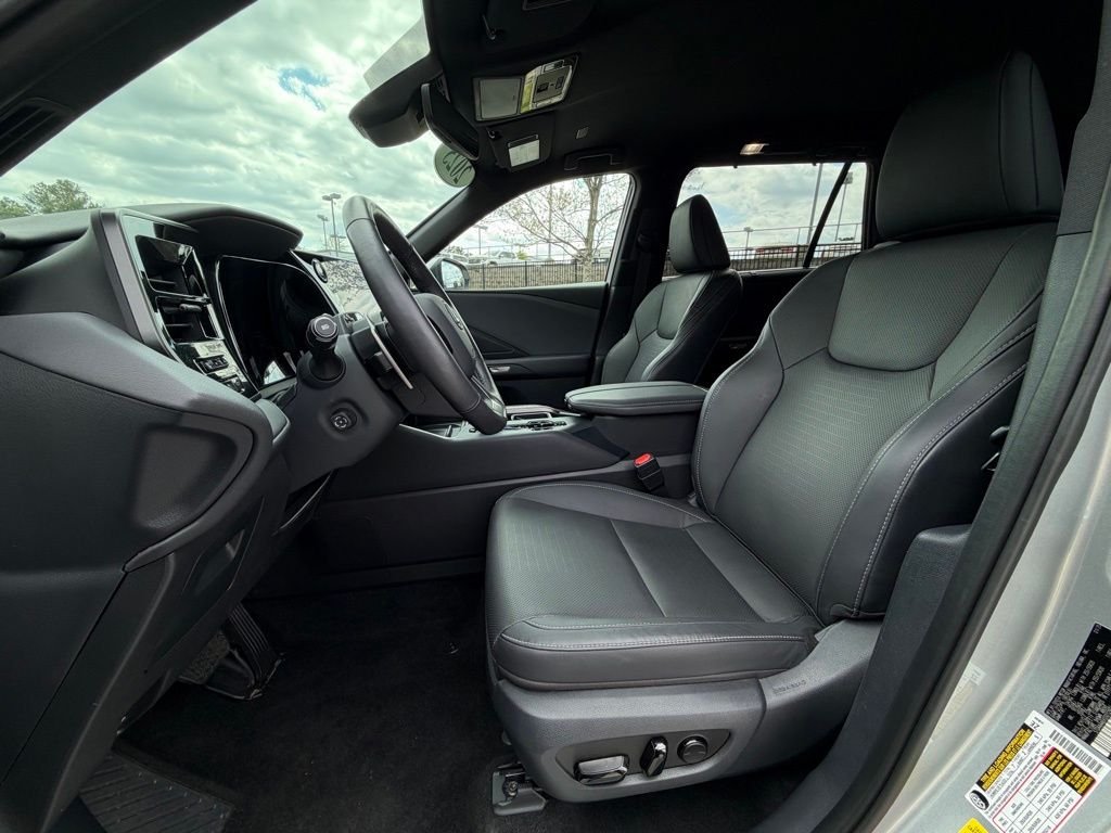 2025 Lexus TX Base - Photo 23