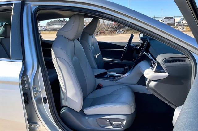2021 Toyota Camry XLE - Photo 8