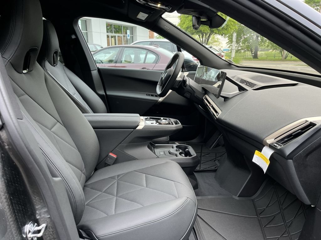 2026 BMW iX 60 - Photo 25