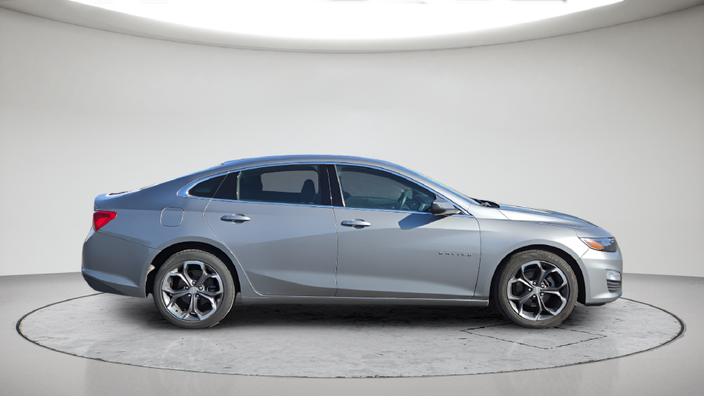 Used 2023 Gray Chevrolet LT image 17