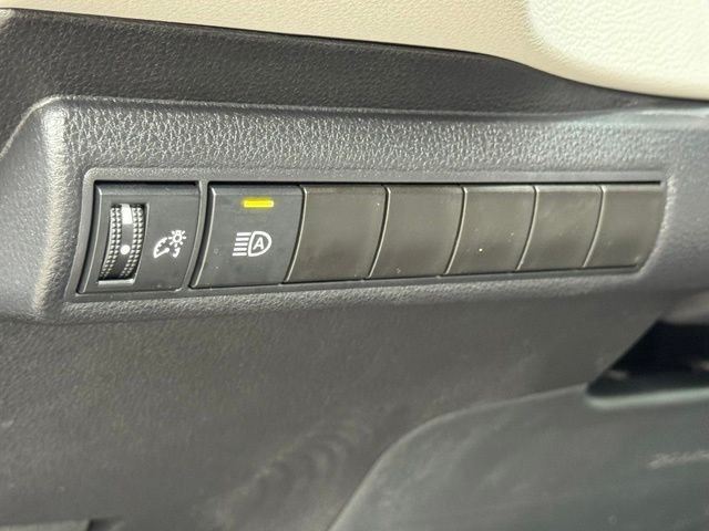 Used 2026  Toyota LE image 25