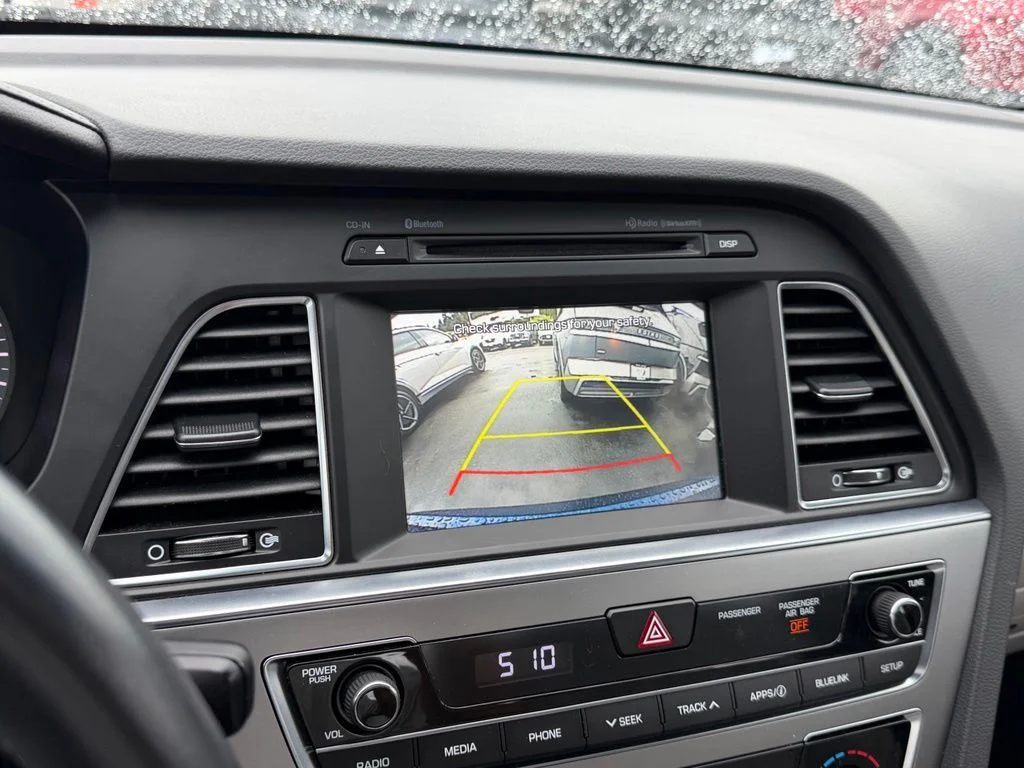 Used 2017 Lakeside Blue Hyundai Sport image 23