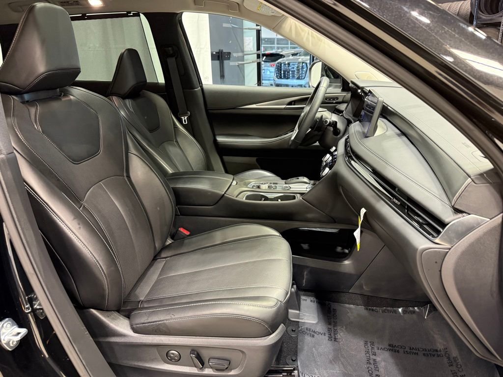 Used 2026 Mineral Black INFINITI LUXE image 20