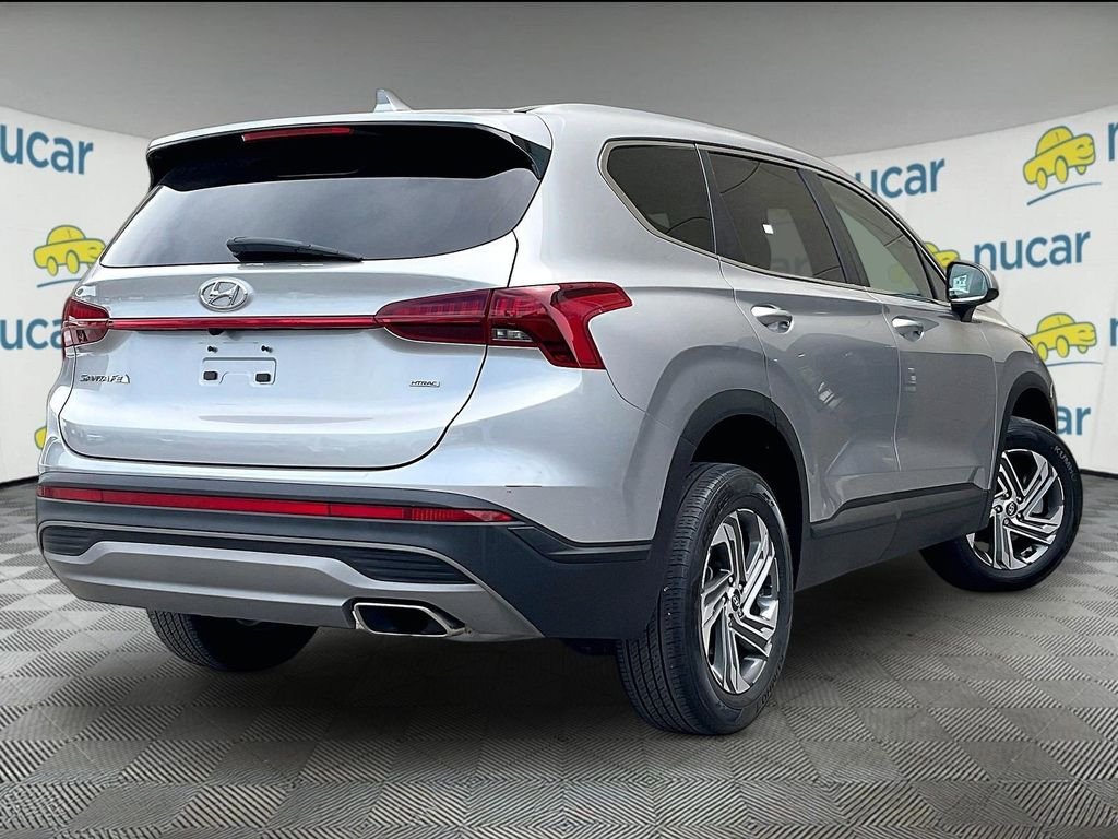 Used 2023 Silver Hyundai SE image 6