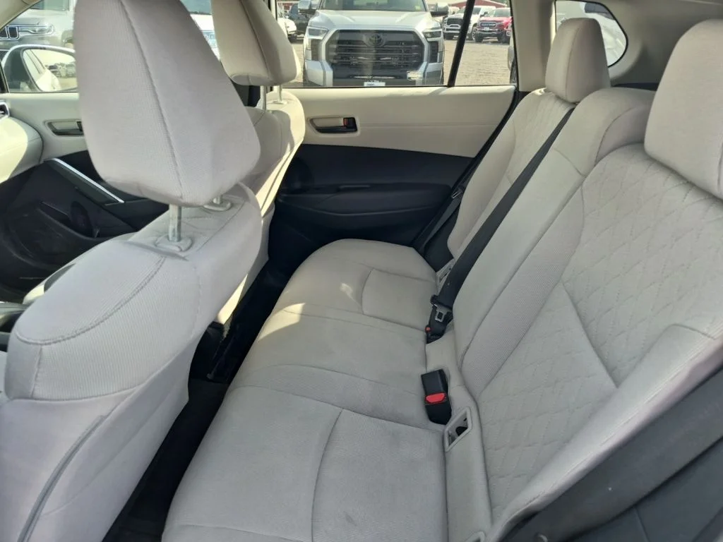 Used 2023 Pearl Toyota LE image 20