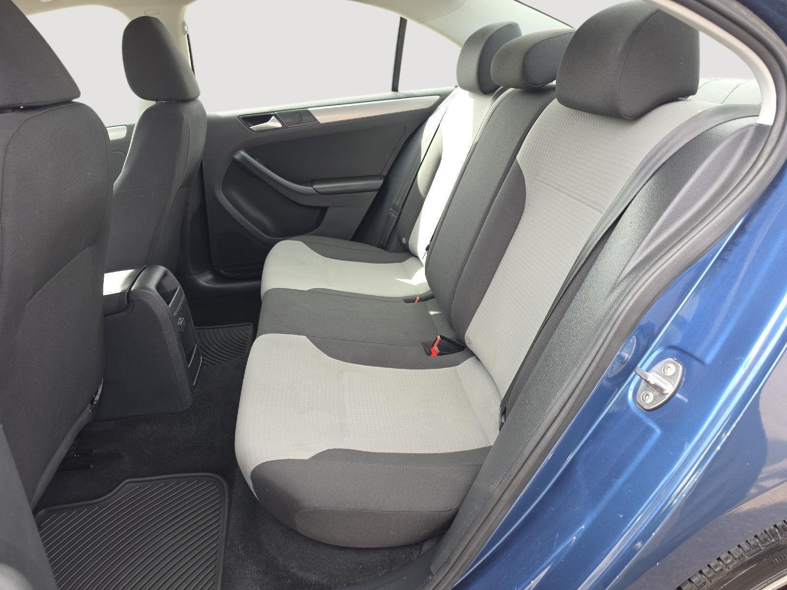 Used 2017 Silk Blue Metallic Volkswagen 1.4T S image 9