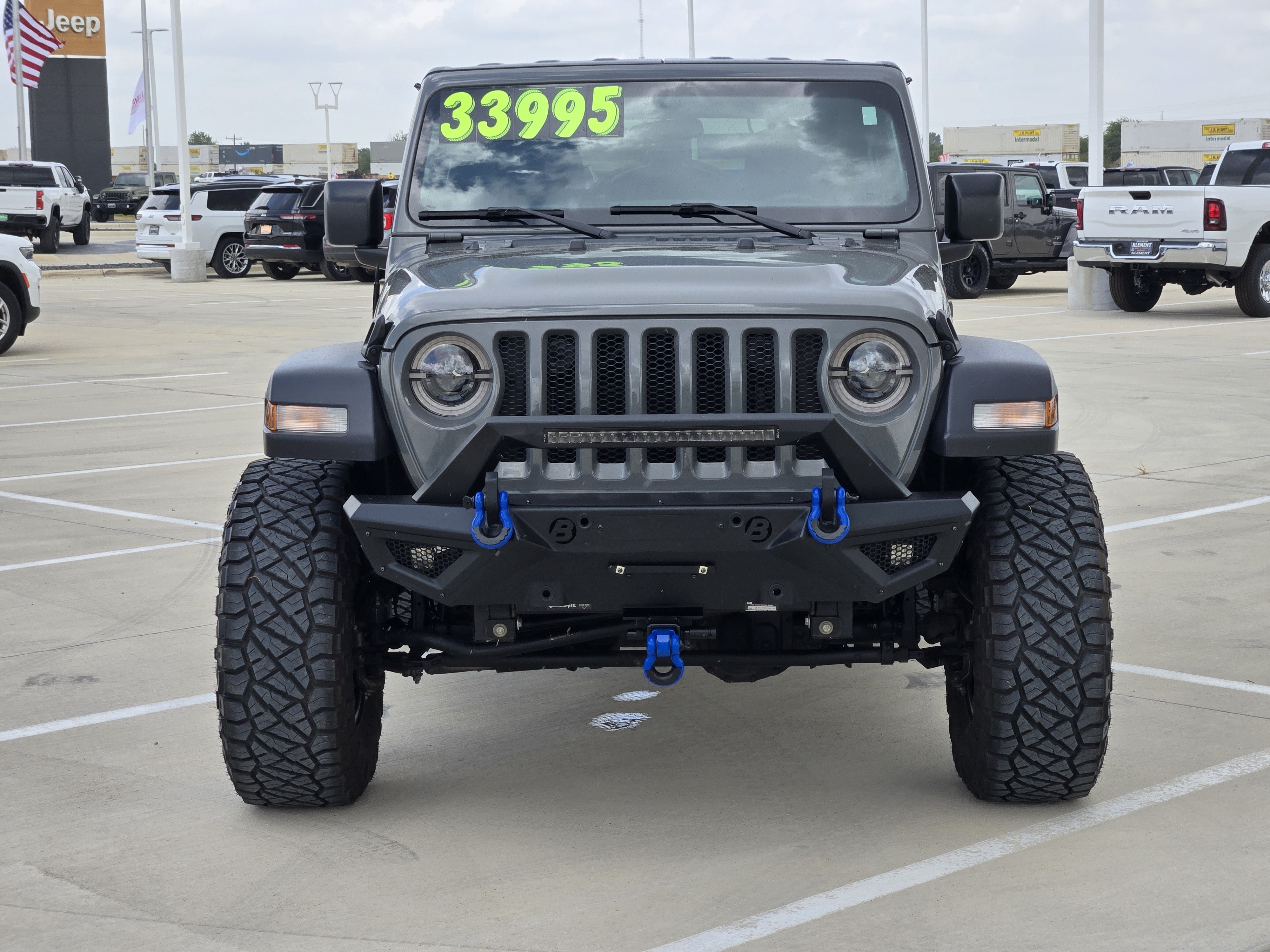 Used 2023 Sting-Gray Clearcoat Jeep Sport S image 3