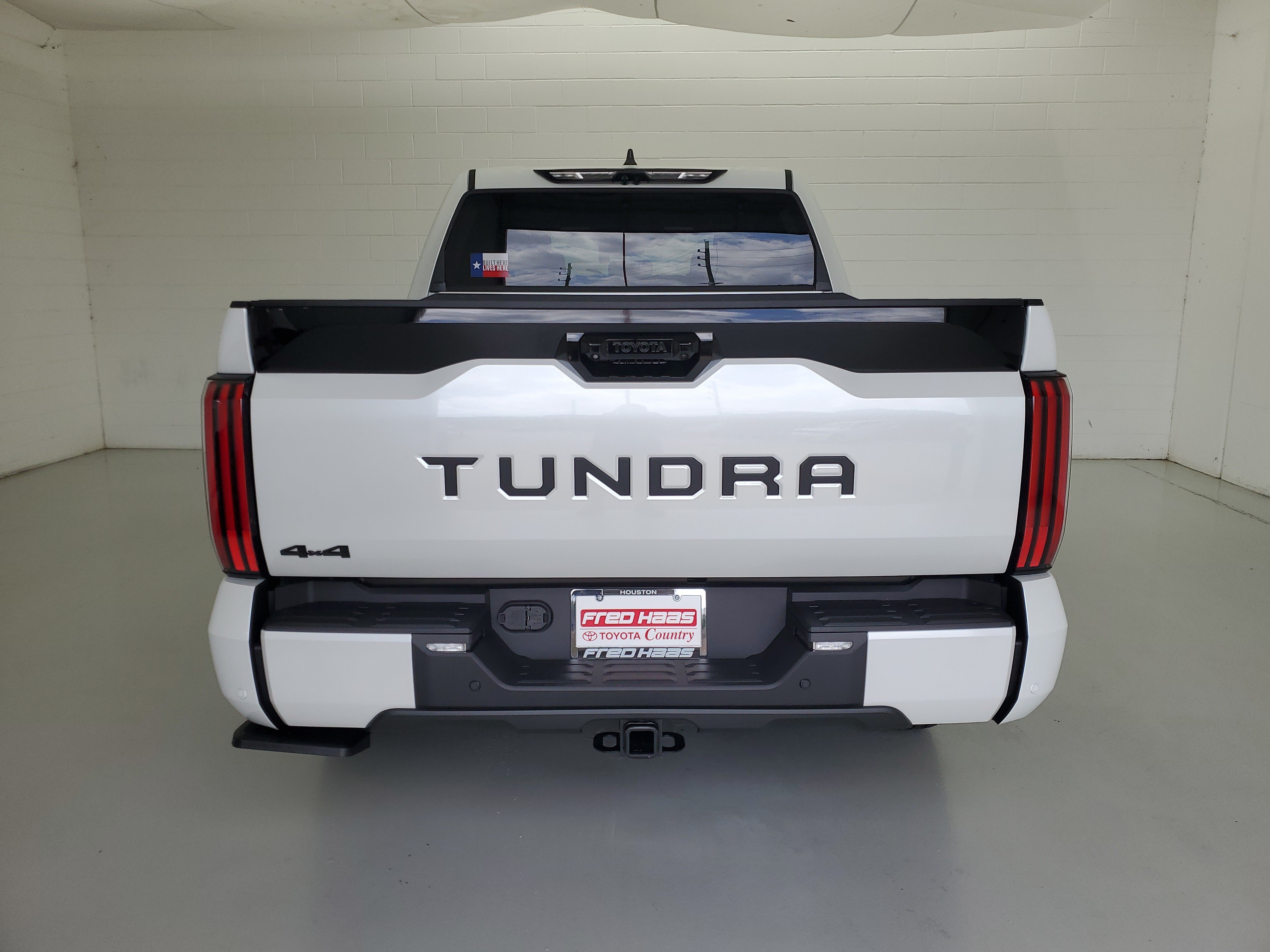 New 2026 Wind Chill Pearl <sup>1</sup> Toyota  Platinum image 6