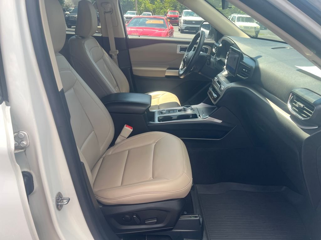 Used 2023 White Ford XLT image 27