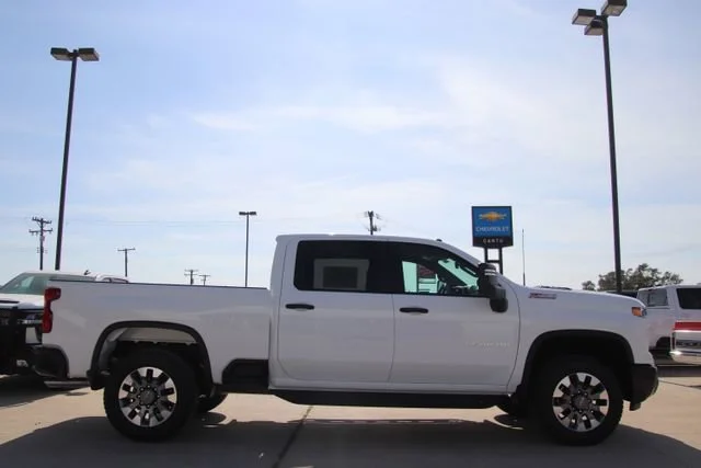 2026 Chevrolet Silverado 2500 HD Custom - Photo 2
