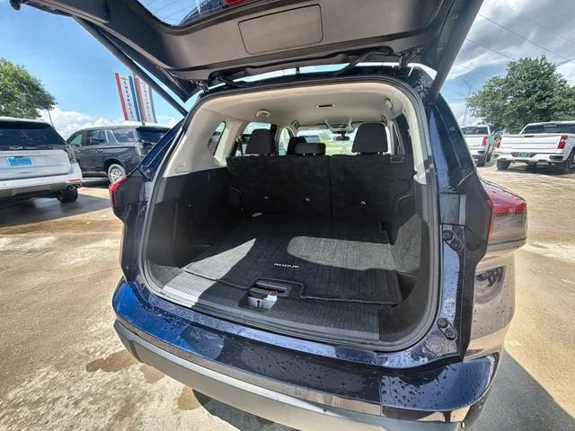 2025 Nissan Rogue SV - Photo 25
