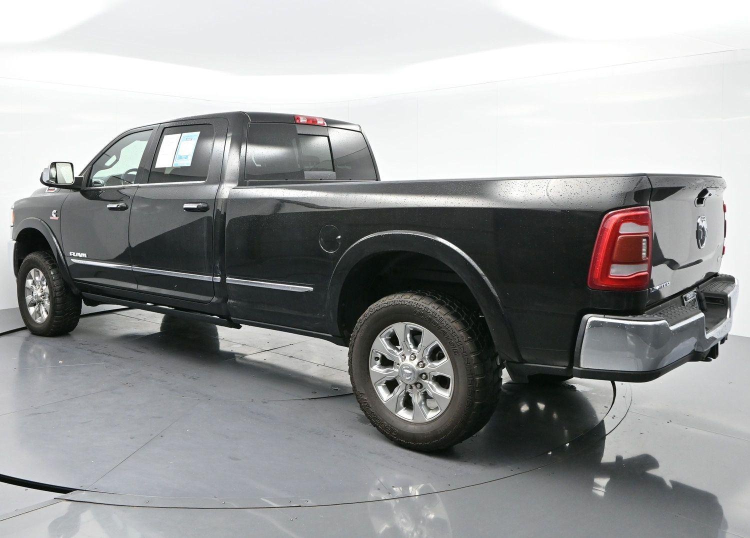 Used 2022 Diamond Black Crystal Pearlcoat Ram Limited image 5