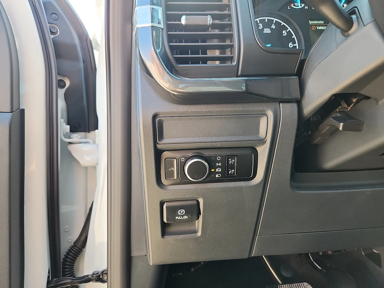 New 2026 Oxford White Ford STX image 16