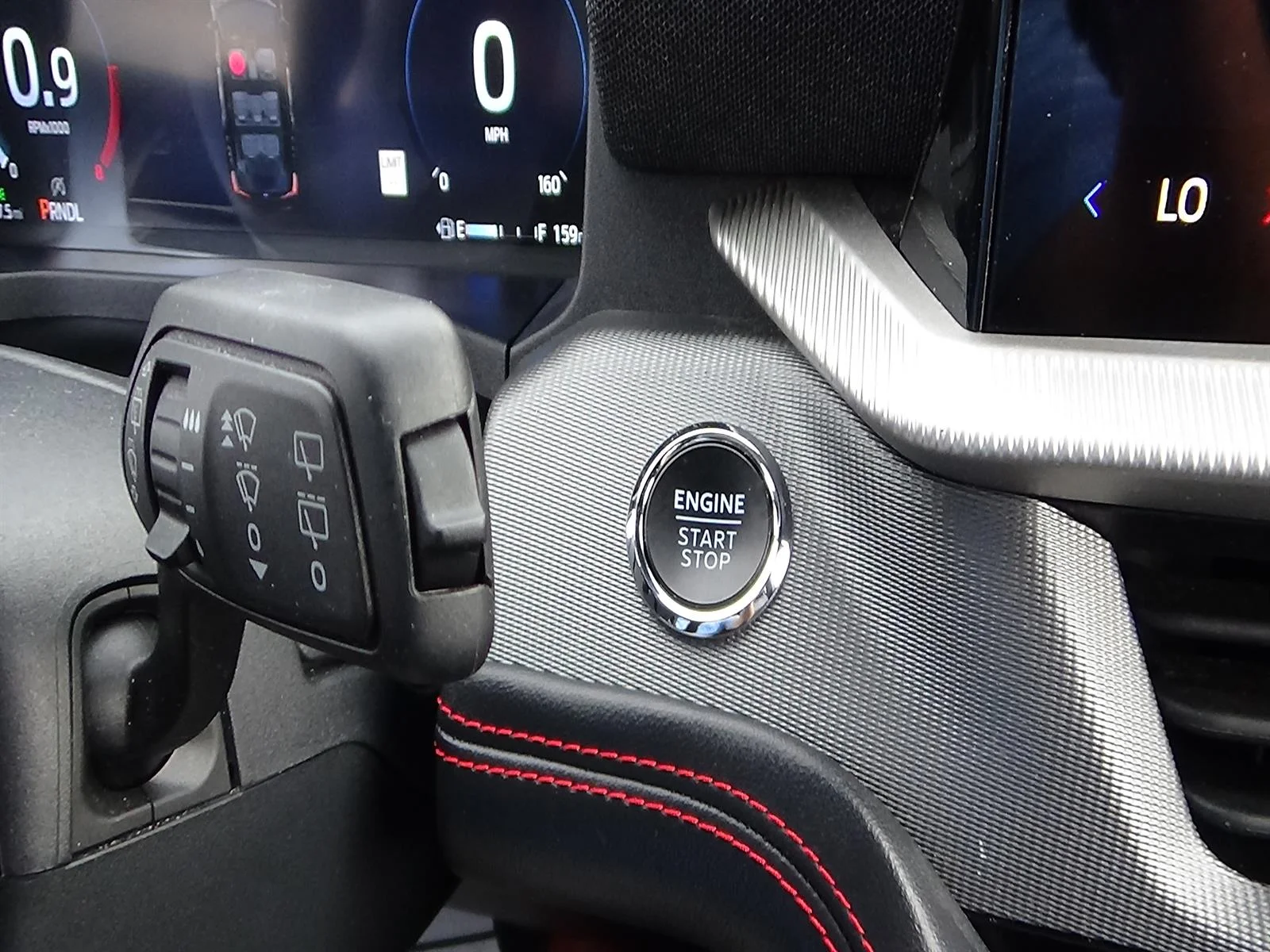 Used 2025 Agate Black (um) Ford ST-Line image 29