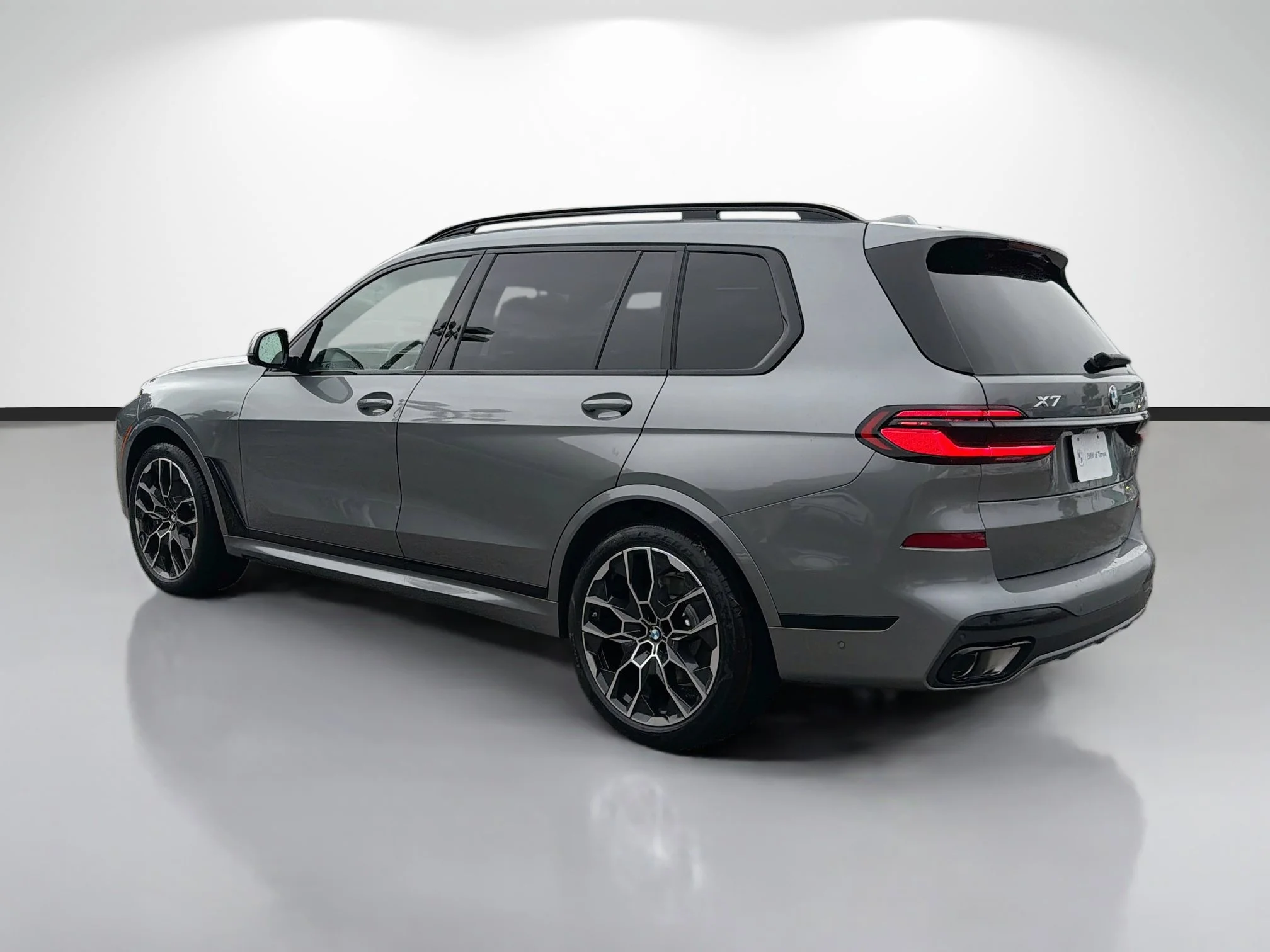 New 2027 Skyscraper Grey Metallic BMW xDrive40i image 5