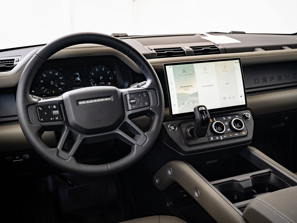 2026 Land Rover Defender 110 S photo 4