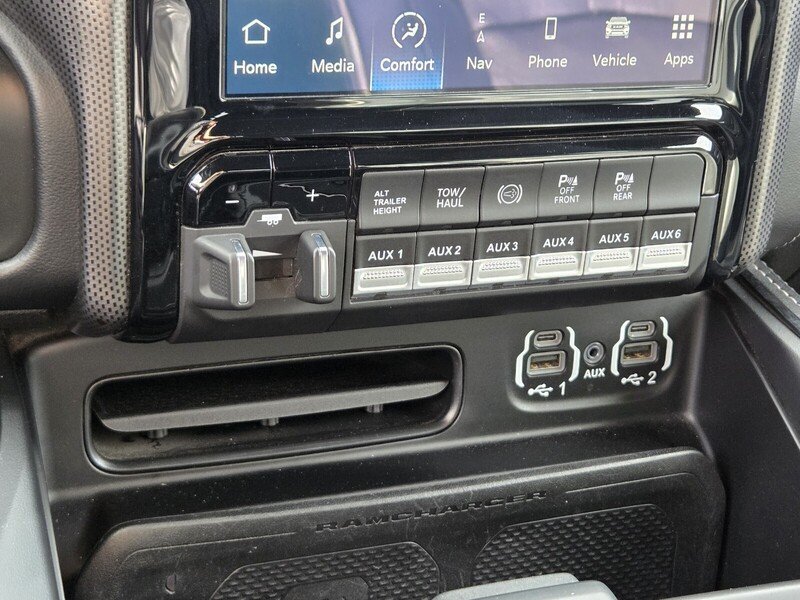 Used 2022 Silver Ram Limited image 31