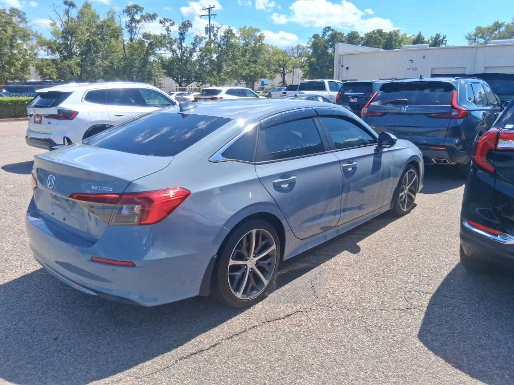 Used 2022 Black Honda Touring image 5