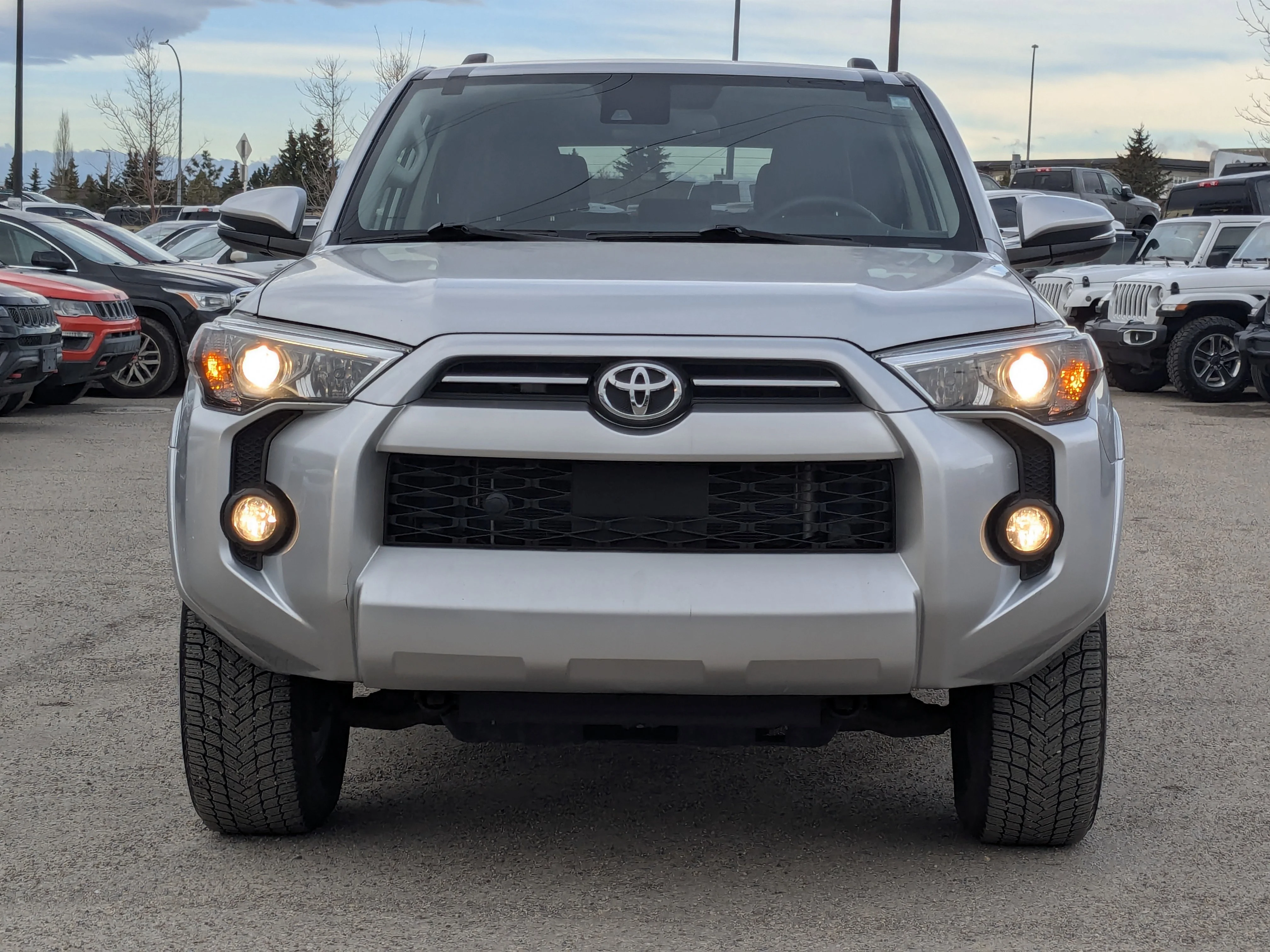 Used 2020 Silver Toyota 4DR 4WD - Leather - Sunroof - Back Up Cam - image 3