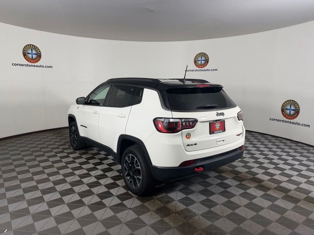 Used 2018 White Jeep Trailhawk image 23