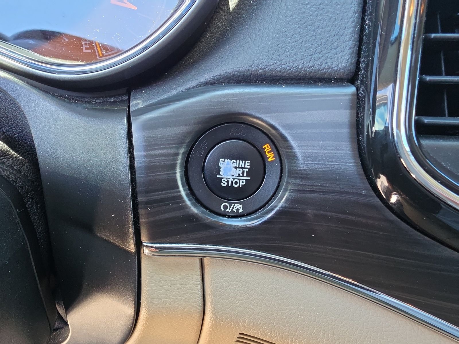 Used 2022 White Jeep Limited image 24