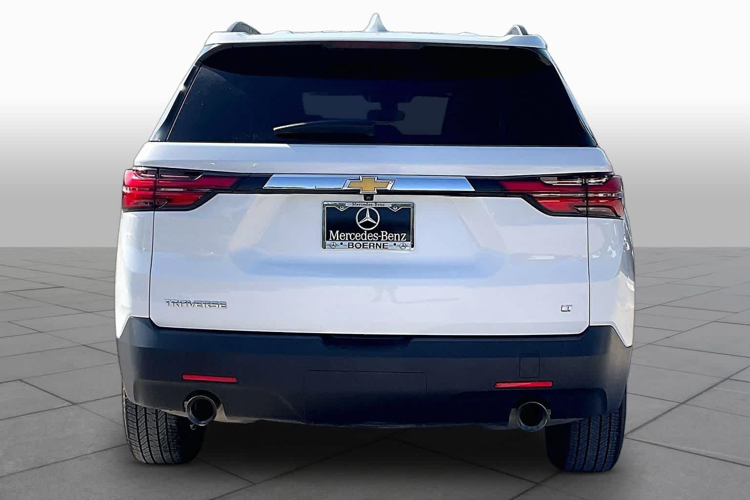 Used 2023 Summit White Chevrolet LT Cloth image 4