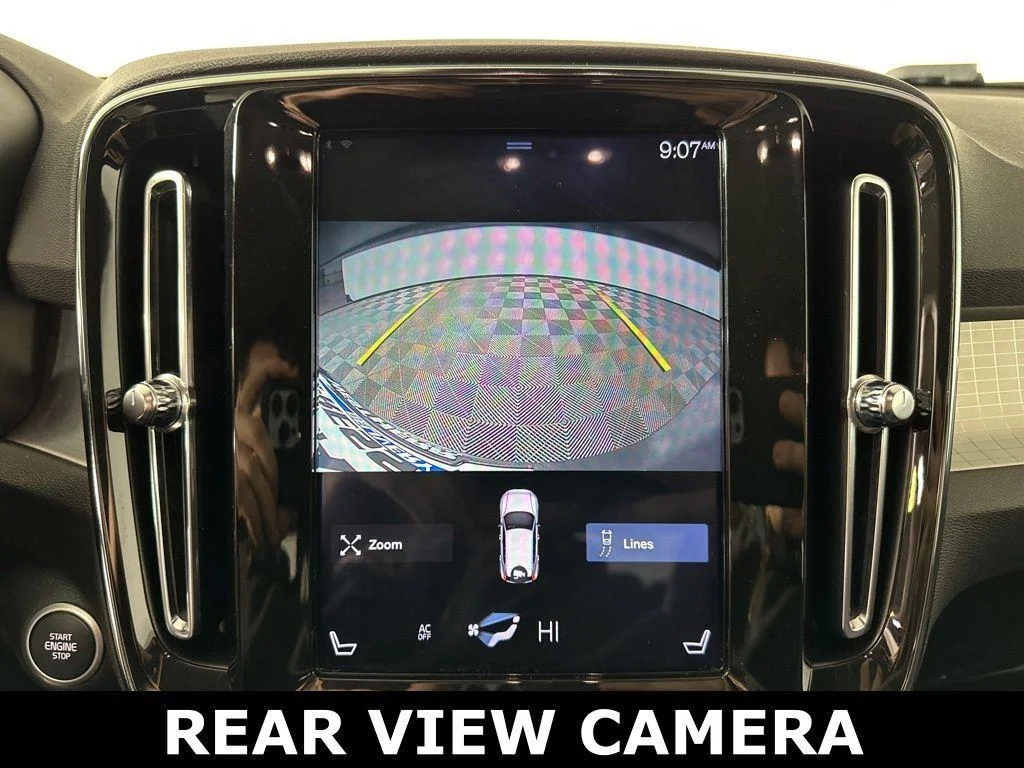 Used 2020 Black Stone Volvo Momentum image 7