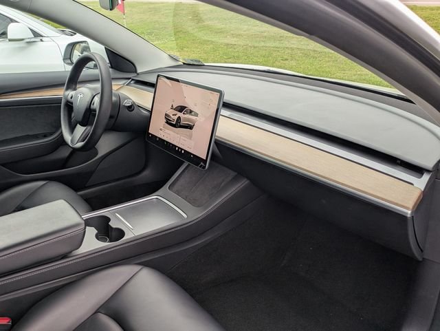 Used 2022 White Tesla Long Range image 28