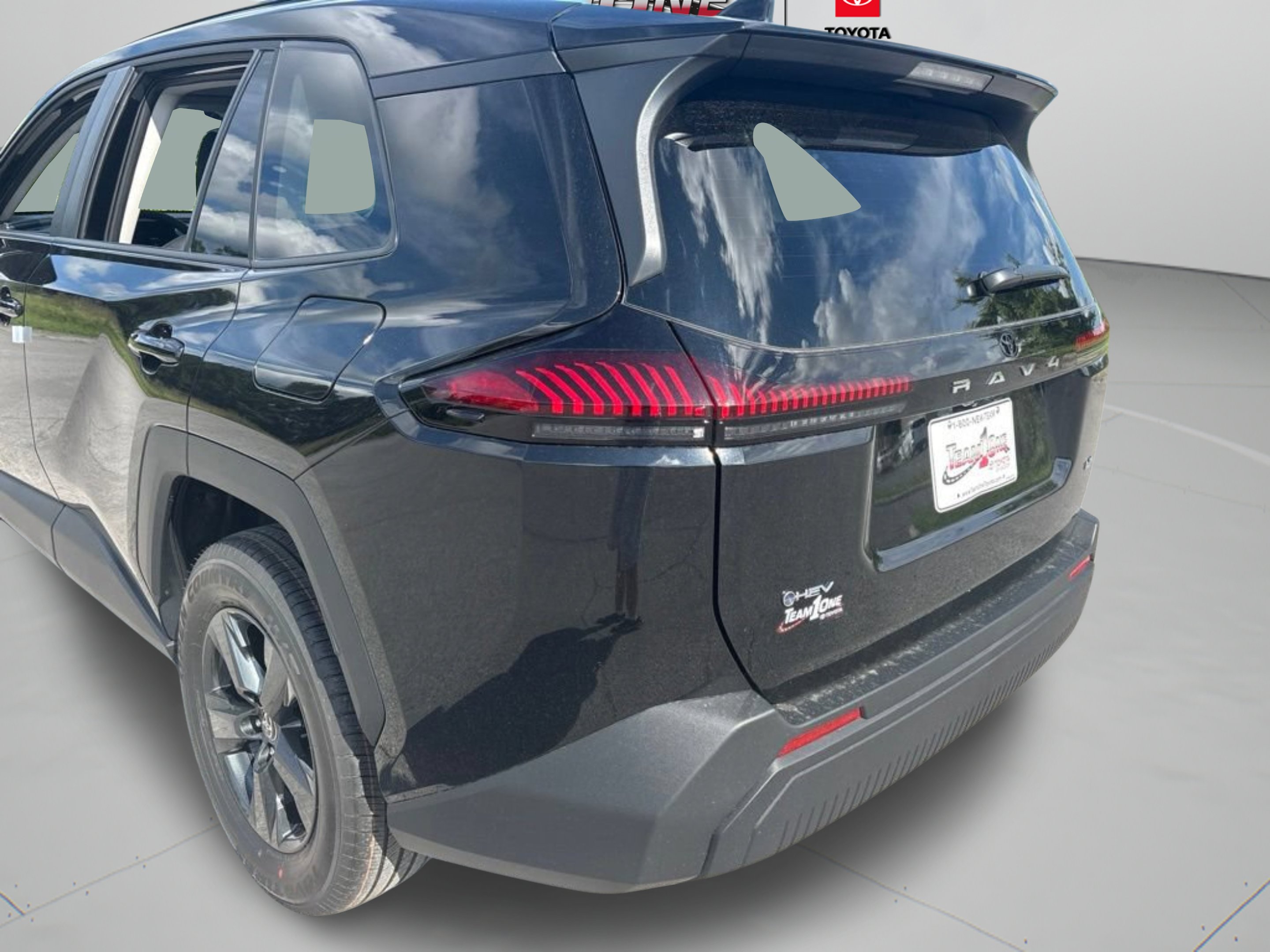 New 2026 Midnight Black Metallic Toyota LE image 28