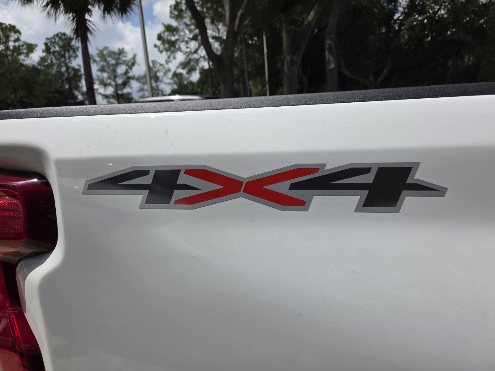 New 2026 Summit White Chevrolet WT image 13