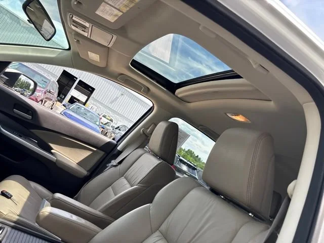 Used 2014 White Diamond Pearl Honda EX-L image 16