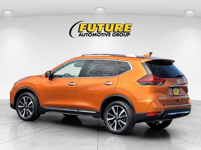Used 2020 Orange Nissan SL image 7