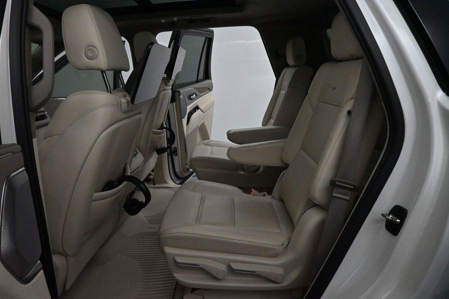 Used 2024 Crystal White Tricoat Cadillac Sport Platinum image 33