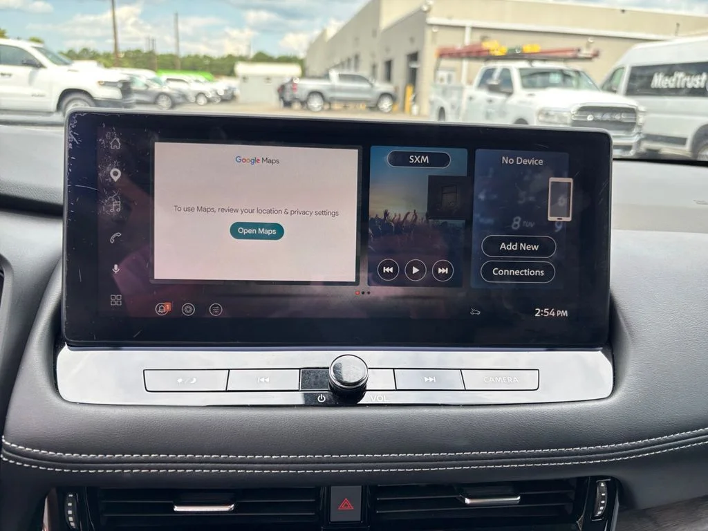 Used 2025 Gold Nissan Platinum image 21