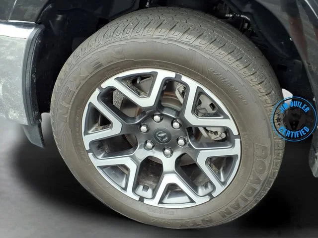 Used 2025  Ram Laramie image 18