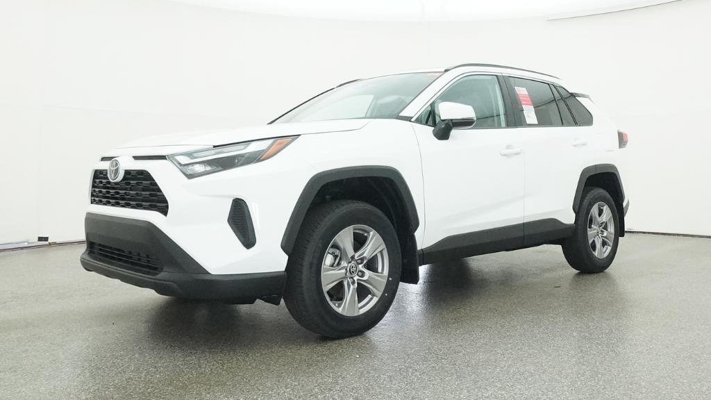 New 2025 Ice Cap Toyota XLE image 8