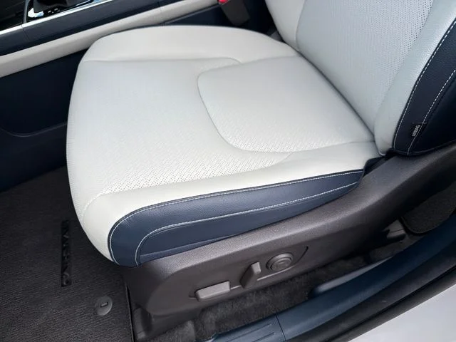 New 2026 Ceramic Silver Kia SX Prestige image 19